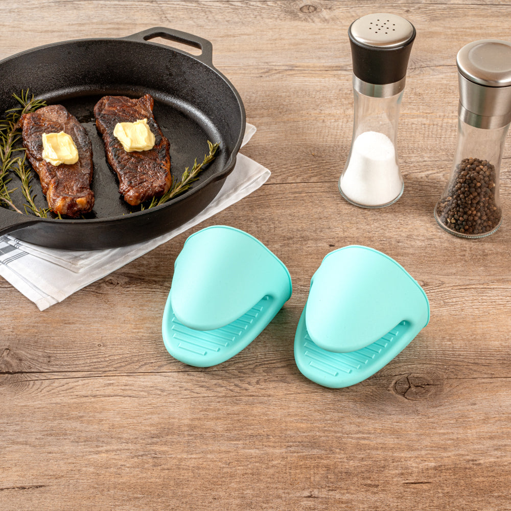 Comfy Grip Turquoise Silicone 2-Piece Mini Pot Holder Mitt Set - Heat-Resistant - 4 1/4" x 3 1/2" x 4 1/4" - 1 count box