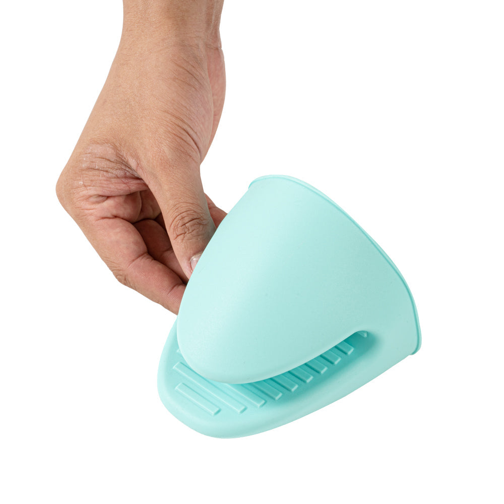 Comfy Grip Turquoise Silicone 2-Piece Mini Pot Holder Mitt Set - Heat-Resistant - 4 1/4" x 3 1/2" x 4 1/4" - 1 count box