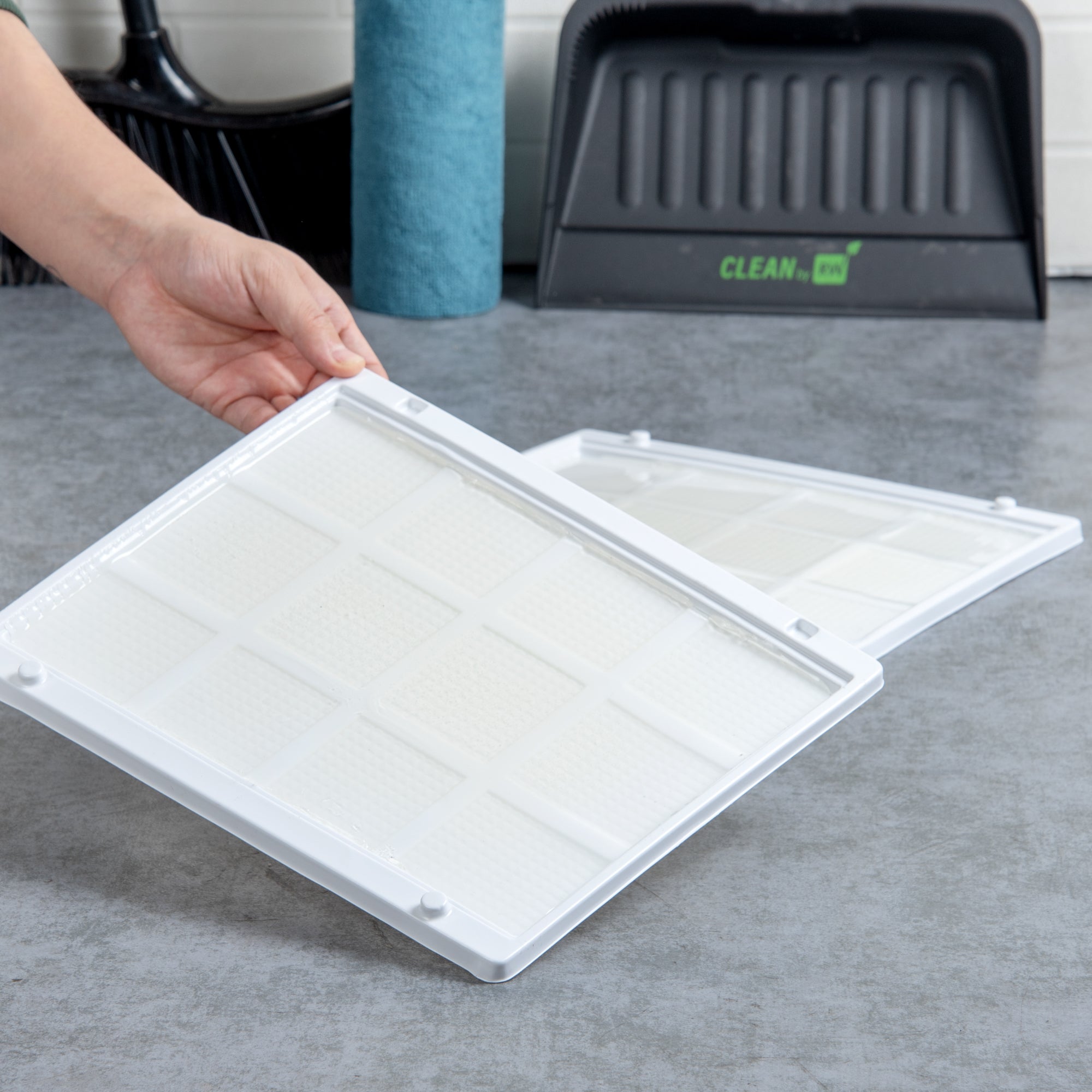 Pest Tek Plastic City Rat / Snake Glue Trap - Set of 12 - 11 3/4" x 9 3/4" x 1/2" - 10 count box