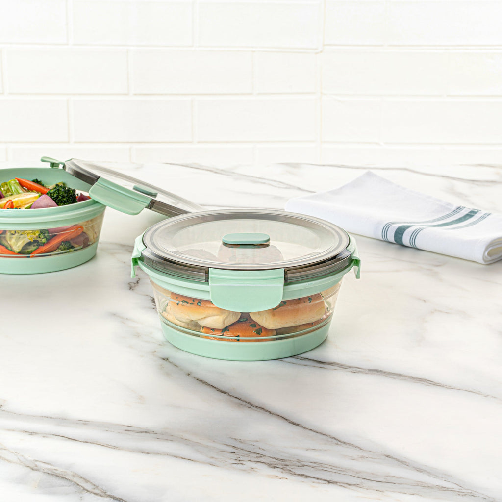 Fresh Hero 34 oz Green Plastic Airtight Food Storage Container - with Vented Lid, Collapsible - 7 1/4" x 7 1/4" x 3" - 20 count box