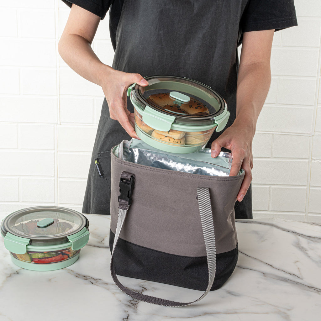 Fresh Hero 34 oz Green Plastic Airtight Food Storage Container - with Vented Lid, Collapsible - 7 1/4" x 7 1/4" x 3" - 20 count box