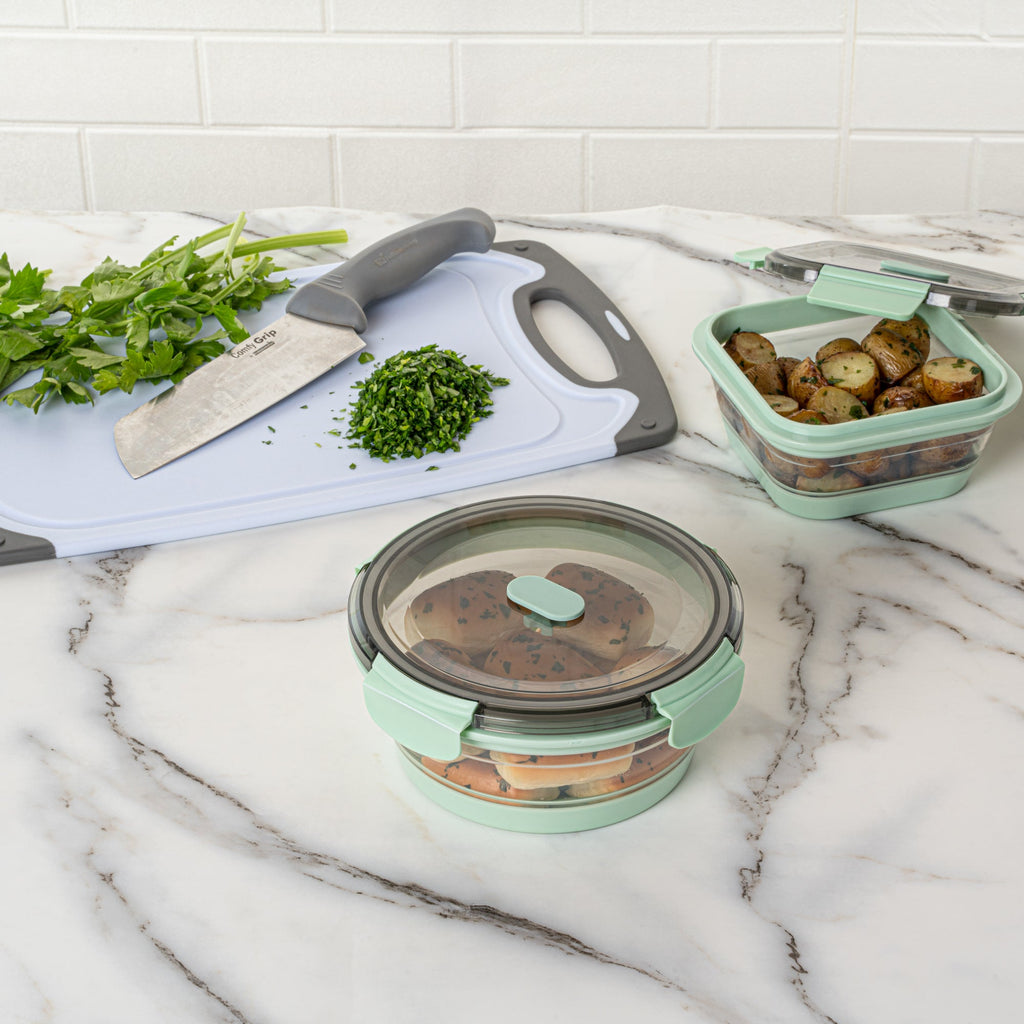Fresh Hero 34 oz Green Plastic Airtight Food Storage Container - with Vented Lid, Collapsible - 7 1/4" x 7 1/4" x 3" - 20 count box