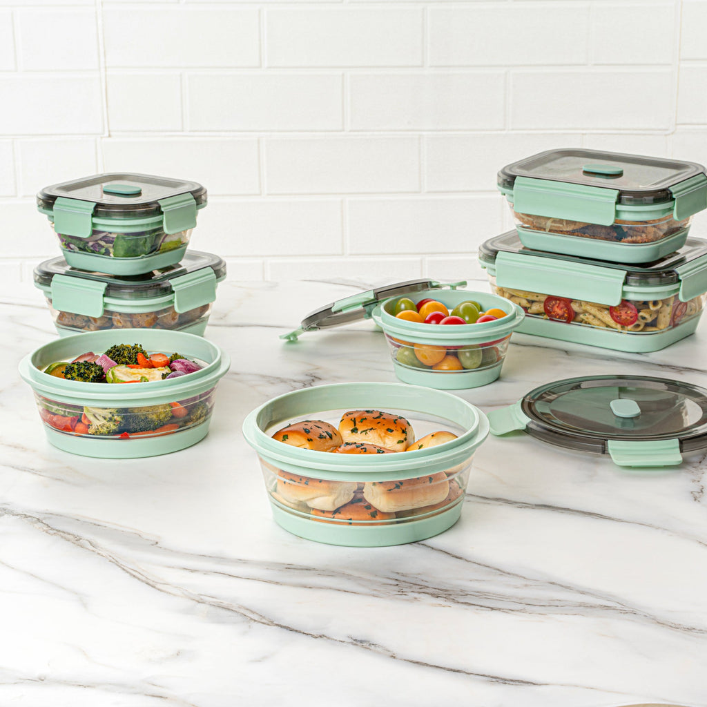 Fresh Hero 34 oz Green Plastic Airtight Food Storage Container - with Vented Lid, Collapsible - 7 1/4" x 7 1/4" x 3" - 20 count box