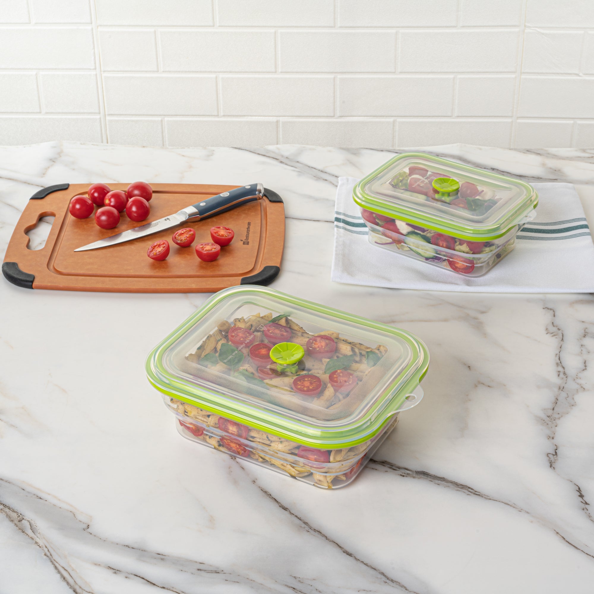 Fresh Hero 51 oz Green Silicone Airtight Food Storage Container - with Vented Lid, Collapsible - 9 1/4" x 7" x 3" - 1 count box