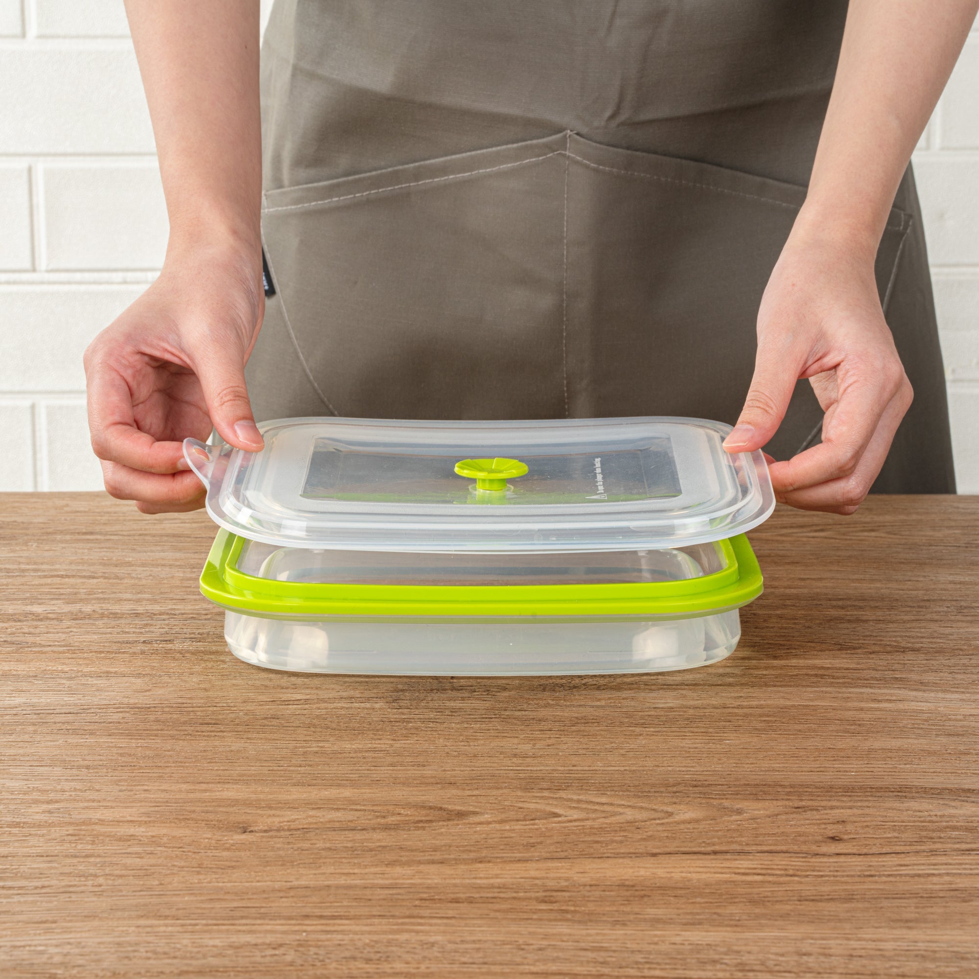 Fresh Hero 51 oz Green Silicone Airtight Food Storage Container - with Vented Lid, Collapsible - 9 1/4" x 7" x 3" - 20 count box