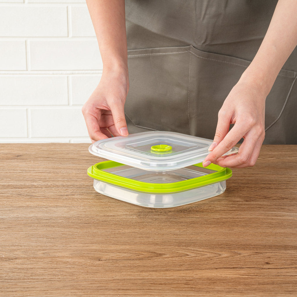 Fresh Hero 37 oz Green Silicone Airtight Food Storage Container - with Vented Lid, Collapsible - 7" x 7" x 3" - 1 count box