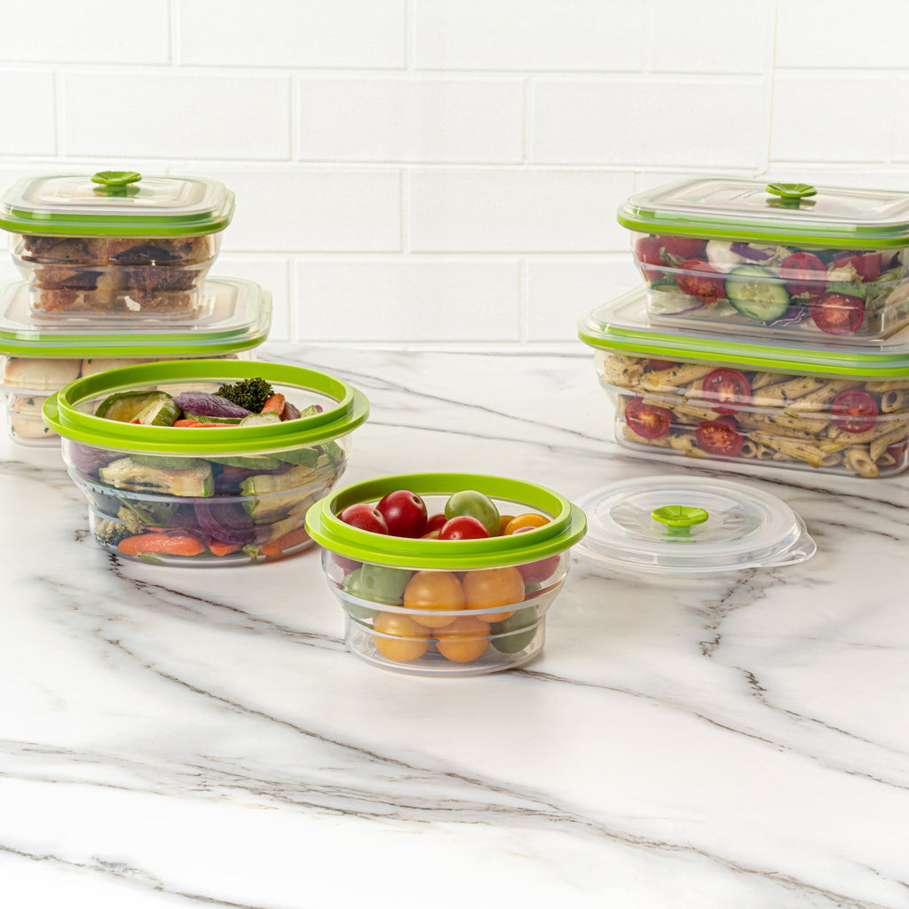 Fresh Hero 16 oz Green Silicone Airtight Food Storage Container - with Vented Lid, Collapsible - 5 3/4" x 5 3/4" x 2 3/4" - 20 count box