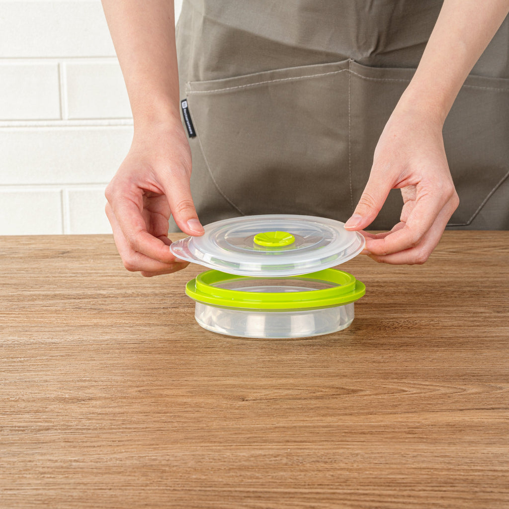 Fresh Hero 16 oz Green Silicone Airtight Food Storage Container - with Vented Lid, Collapsible - 5 3/4" x 5 3/4" x 2 3/4" - 20 count box