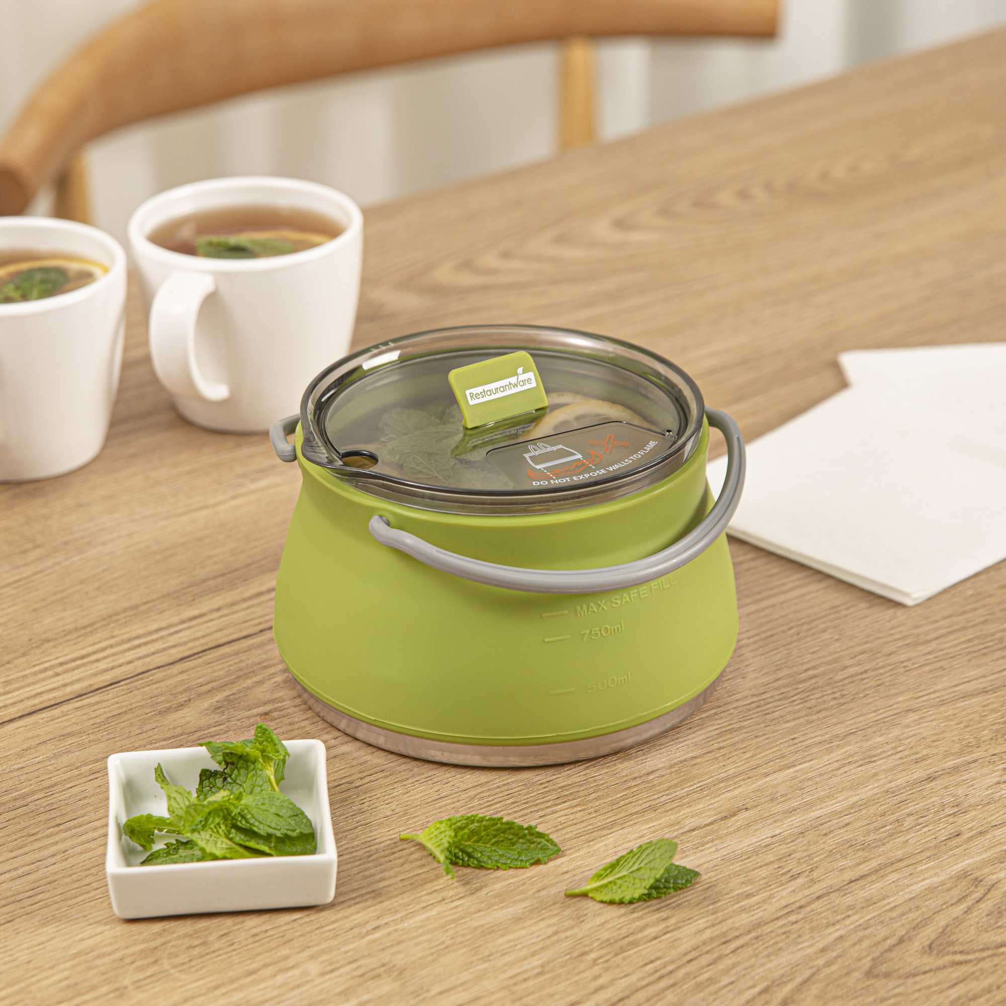 Hi Tek 1L Green Silicone Collapsible Kettle - with Lid - 6" x 6" x 4 1/4" - 1 count box