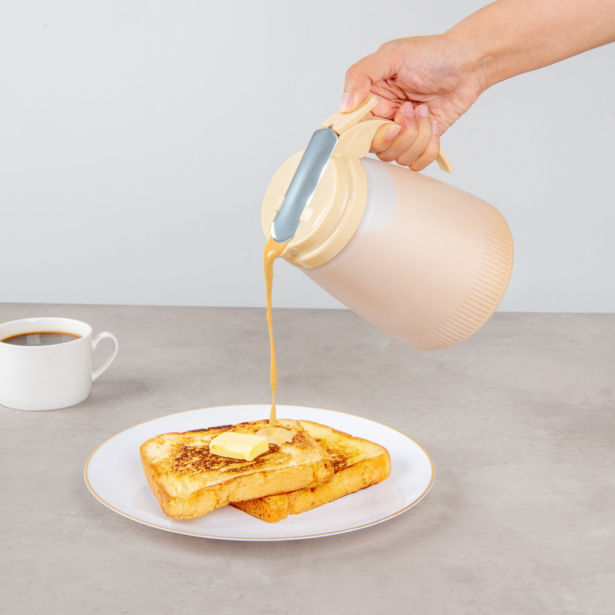 Chef 101 48 oz Beige Plastic All Purpose / Syrup Dispenser - 5 3/4" x 5" x 6 3/4" - 1 count box