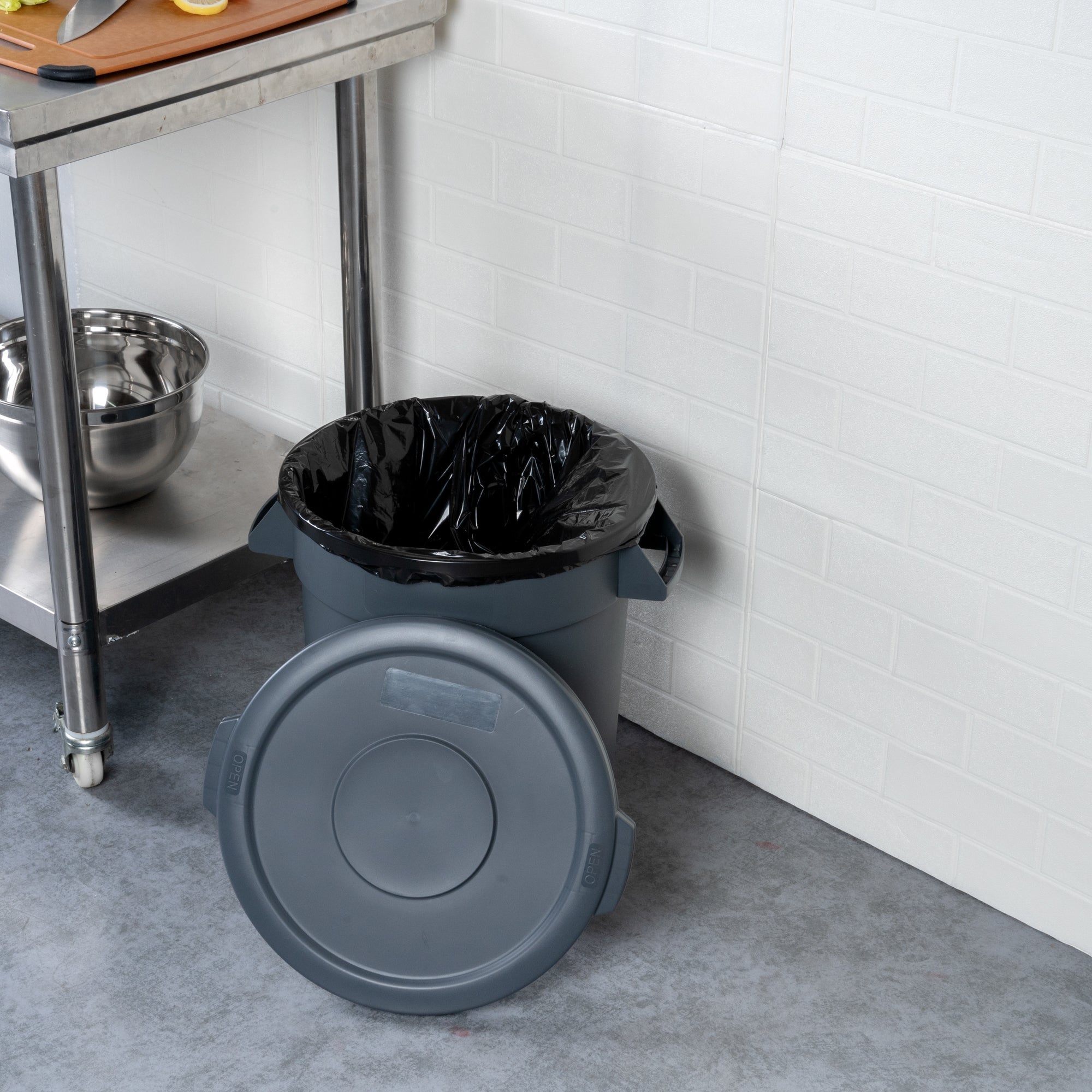 RW Clean Gray Plastic Commercial Trash Can / Ingredient Bin Lid - Fits 10 gal - 1 count box
