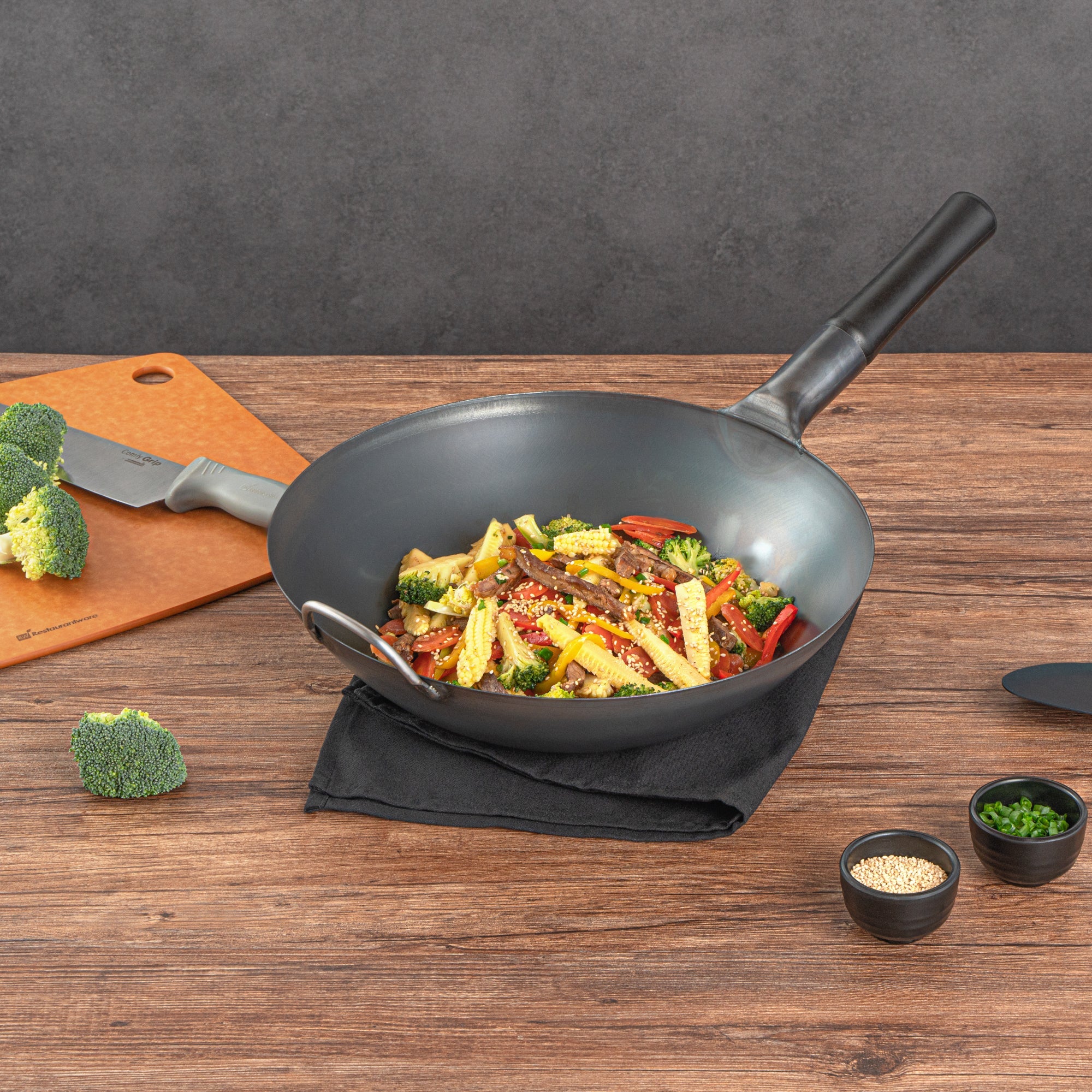 Motomori 14" Black Carbon Steel Flat Bottom Wok / Stir Fry Pan - Pre-seasoned, with Wooden Handle - 10 count box