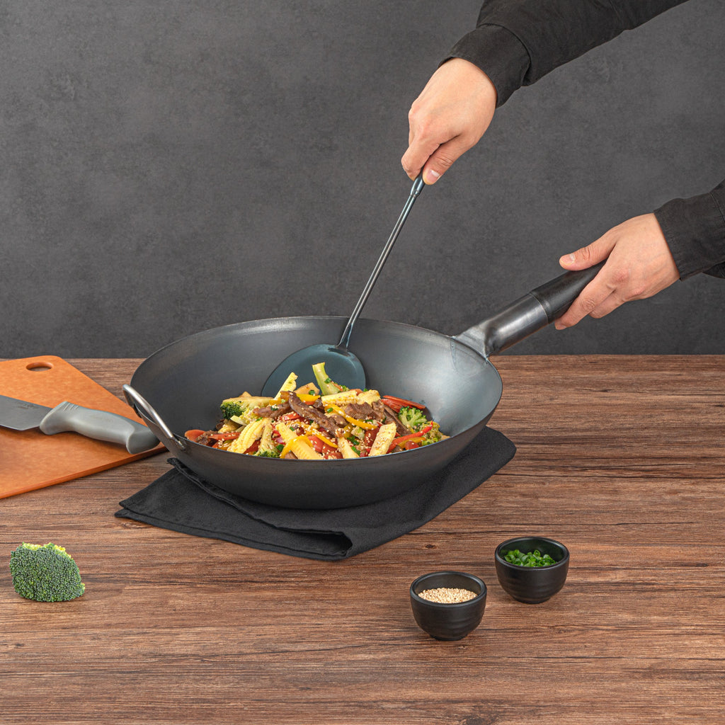 Motomori 14" Black Carbon Steel Flat Bottom Wok / Stir Fry Pan - Pre-seasoned, with Wooden Handle - 10 count box
