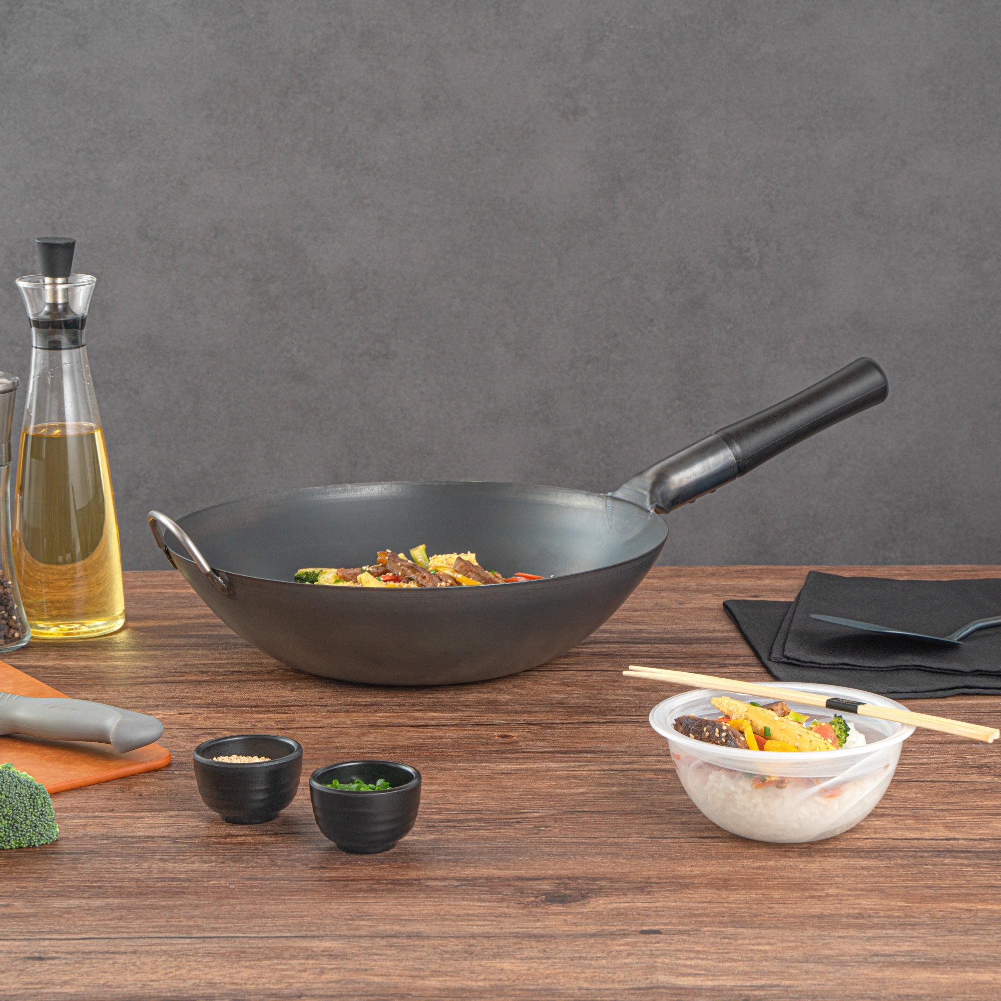 Motomori 14" Black Carbon Steel Flat Bottom Wok / Stir Fry Pan - Pre-seasoned, with Wooden Handle - 10 count box