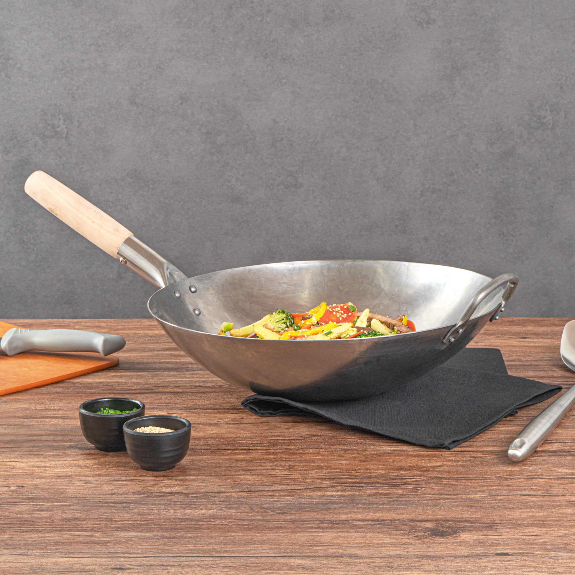 Motomori 14" Carbon Steel Round Bottom Wok / Stir Fry Pan - Hand Hammered, with Wooden Handle - 10 count box