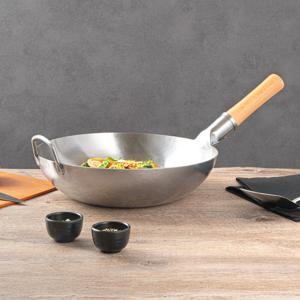 Motomori 13 1/2" Carbon Steel Flat Bottom Wok / Stir Fry Pan - Hand Hammered, with Wooden Handle - 10 count box