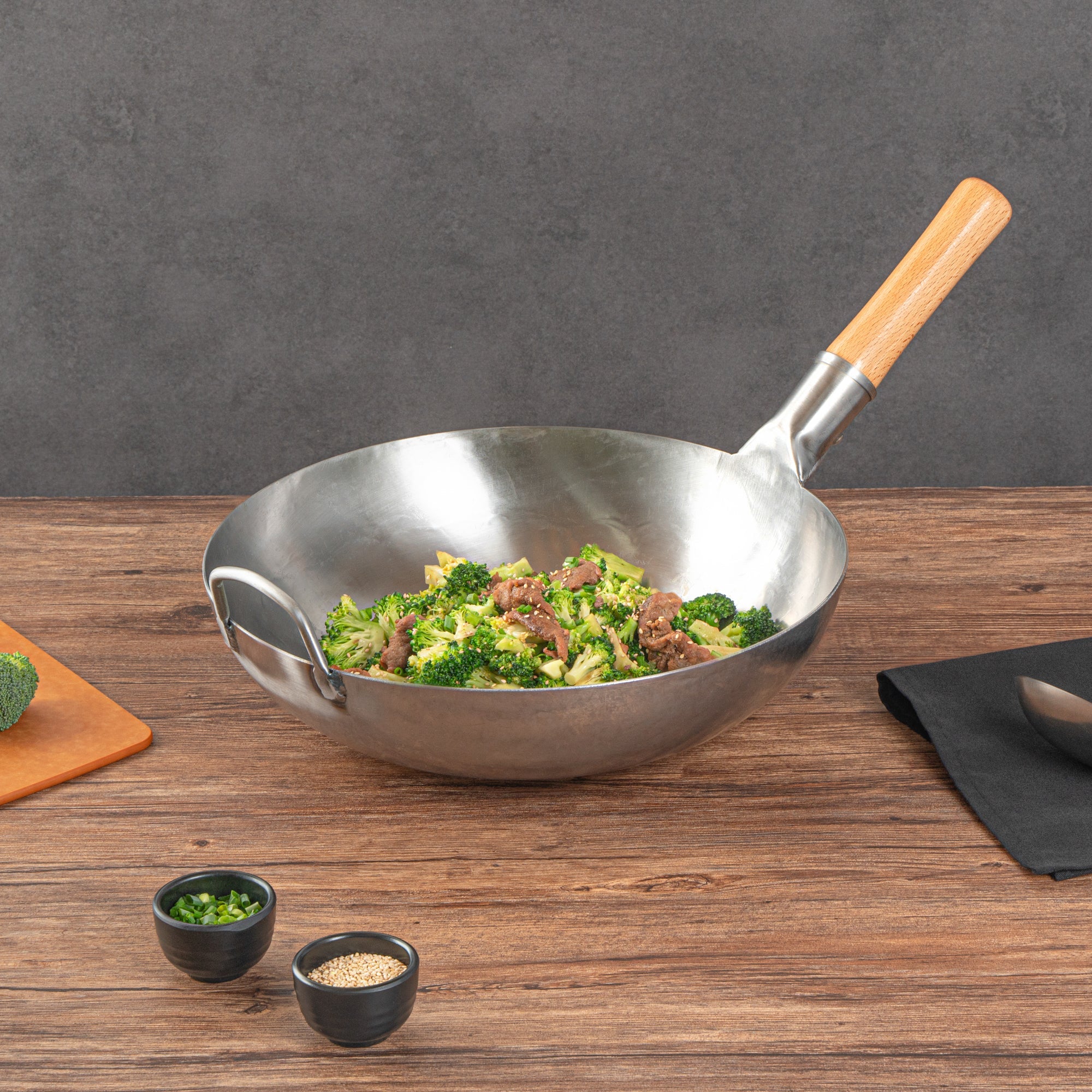 Motomori 14" Carbon Steel Flat Bottom Wok / Stir Fry Pan - Hand Hammered, with Wooden Handle - 1 count box