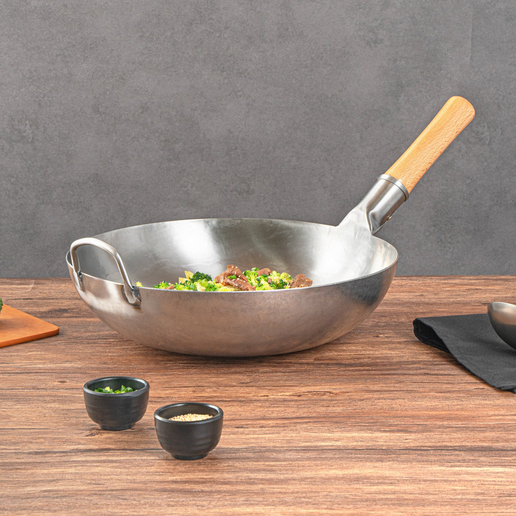 Motomori 14" Carbon Steel Flat Bottom Wok / Stir Fry Pan - Hand Hammered, with Wooden Handle - 1 count box