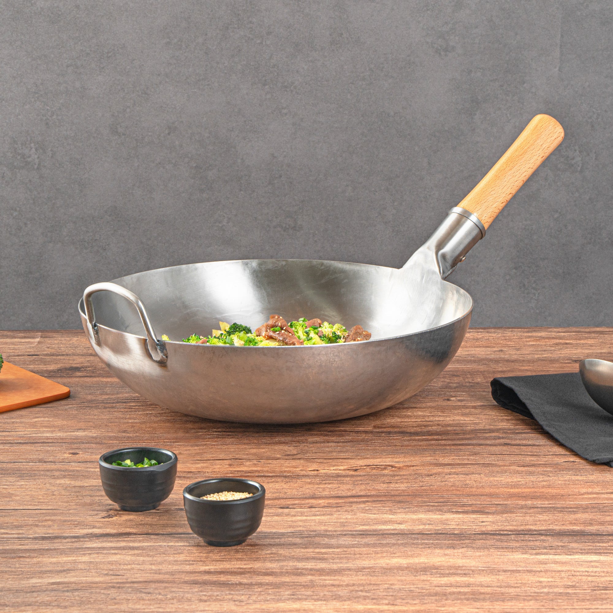 Motomori 14" Carbon Steel Flat Bottom Wok / Stir Fry Pan - Hand Hammered, with Wooden Handle - 1 count box