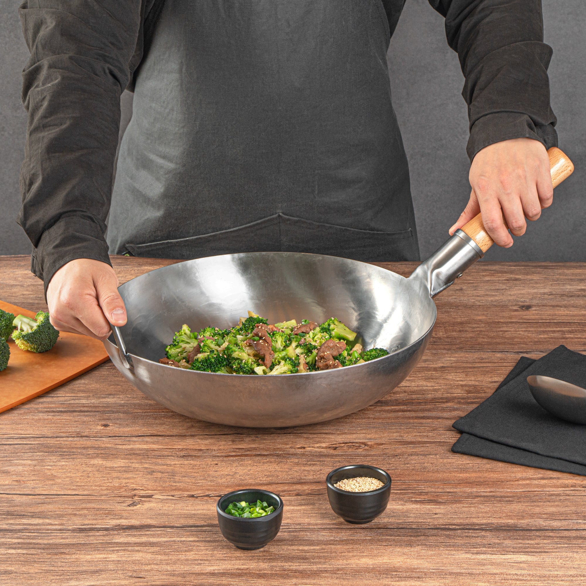 Motomori 14" Carbon Steel Flat Bottom Wok / Stir Fry Pan - Hand Hammered, with Wooden Handle - 10 count box