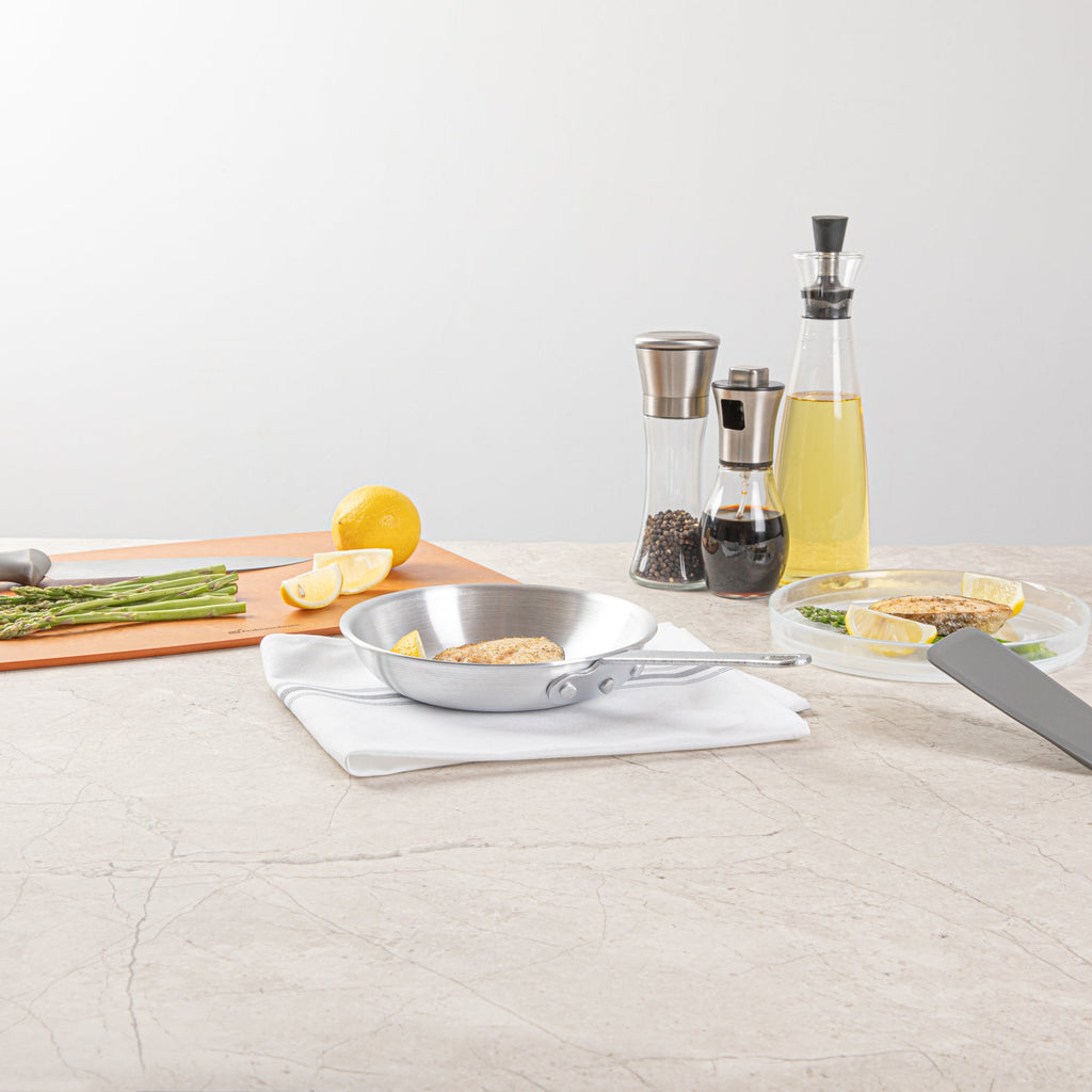 Met Lux Aluminum 7" Fry Pan - 1 count box