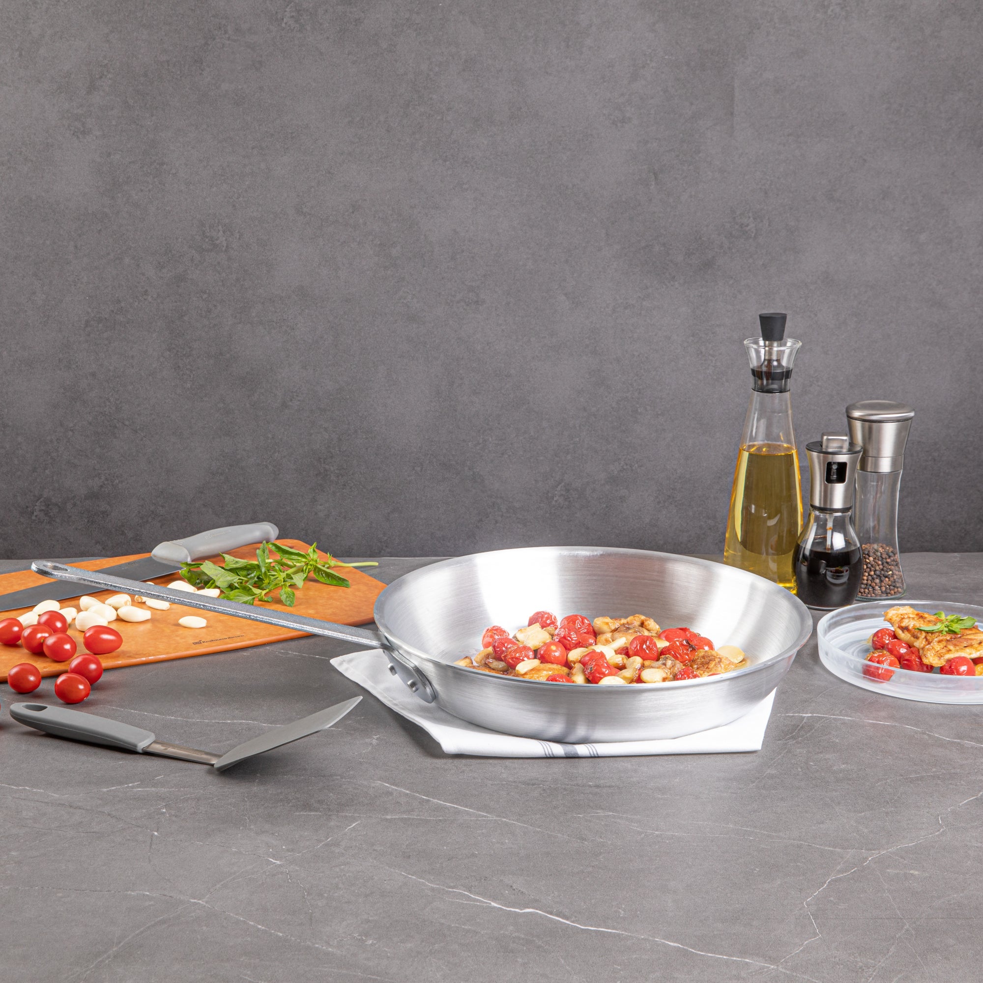 Met Lux Aluminum 14" Fry Pan - 1 count box