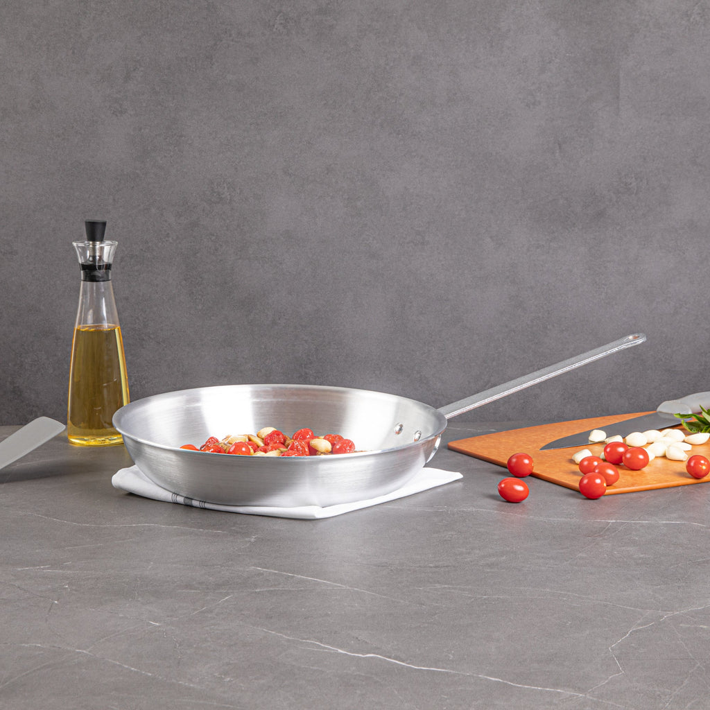 Met Lux Aluminum 14" Fry Pan - 1 count box