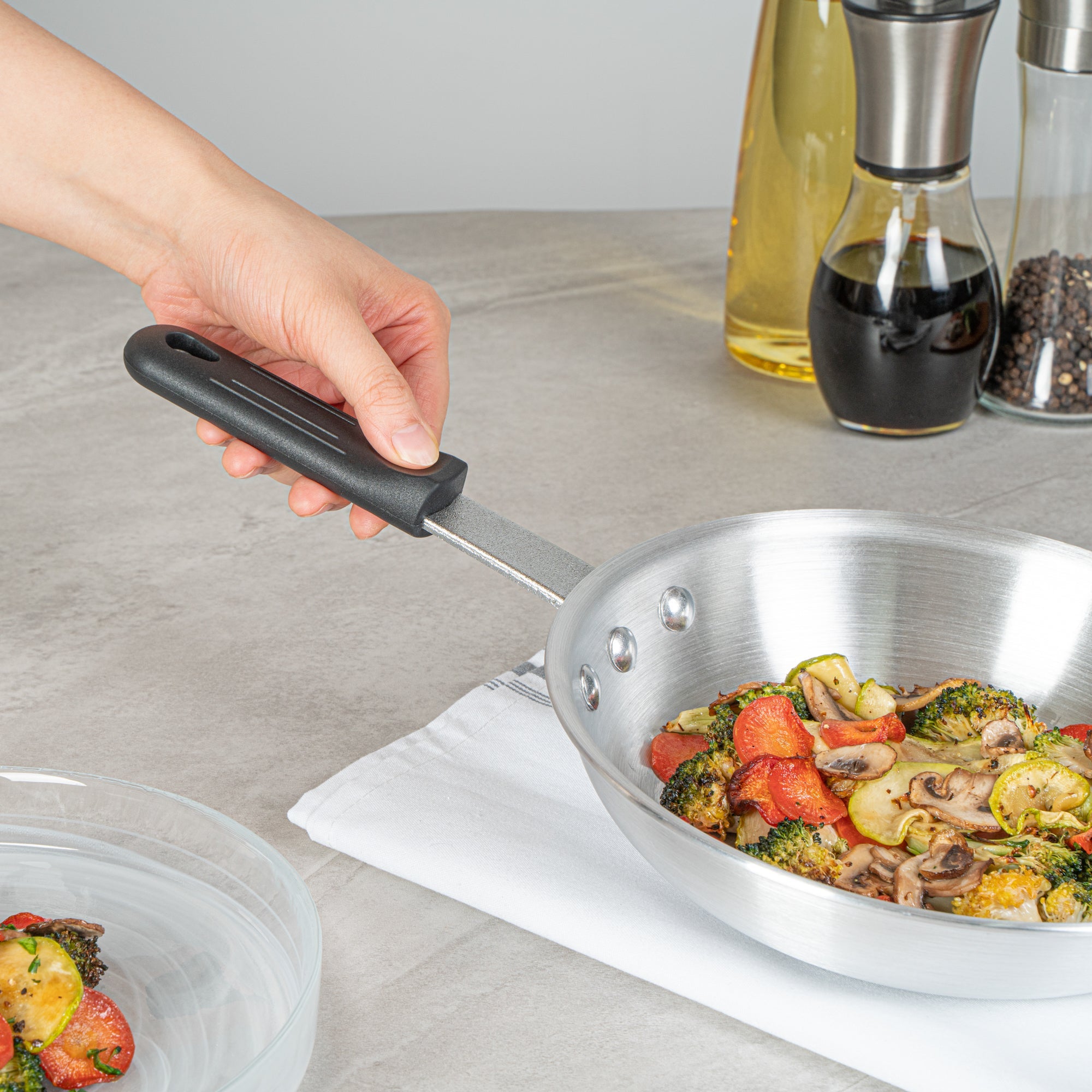 Met Lux Black Silicone Removable Pan Handle Sleeve - For 7" and 8" Aluminum Pans - 4 1/4" - 1 count box