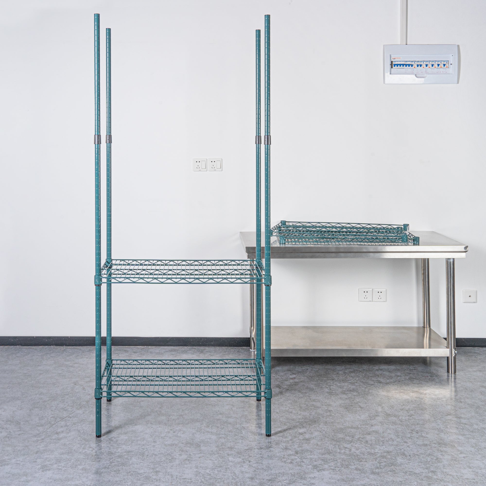 Chef 101 74" NSF Green Epoxy Stationary Shelving Post - with Leveling Foot, Corrosion-Resistant - 4 count box
