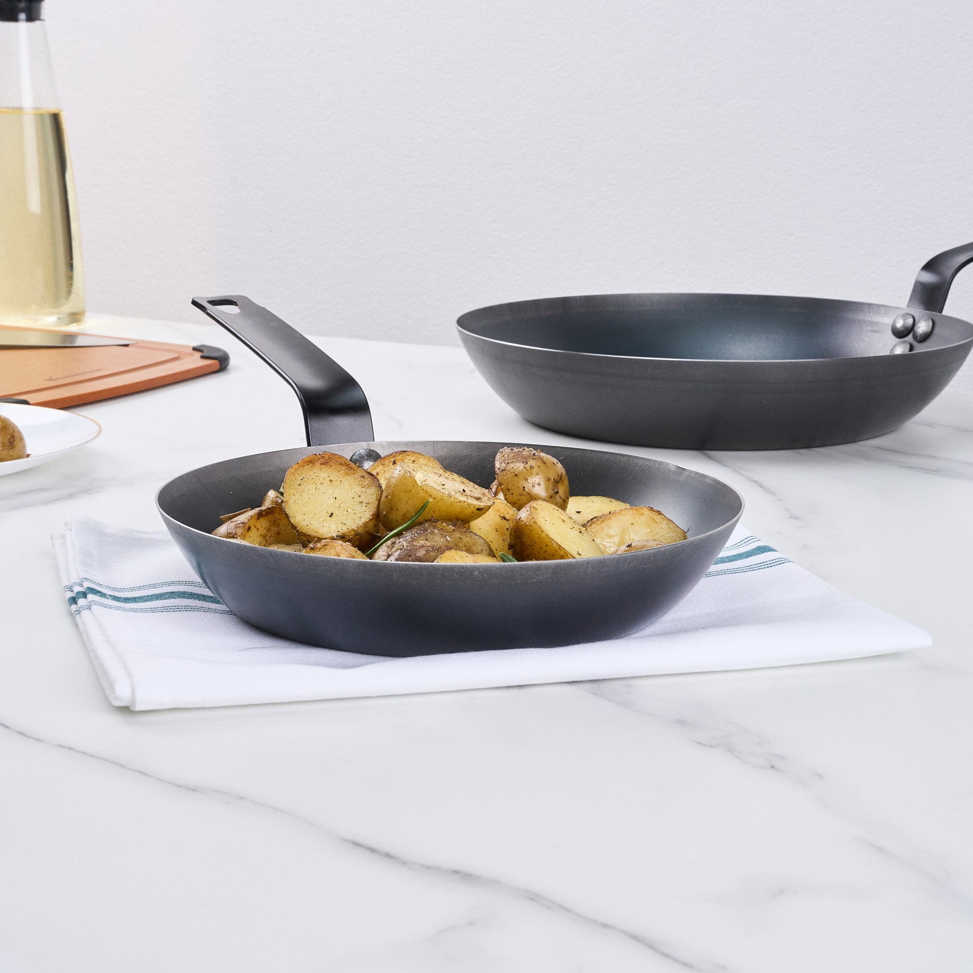 Met Lux Black Carbon Steel 9" Fry Pan - 1 count box