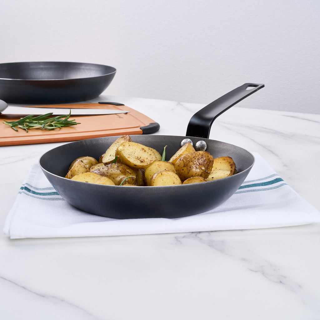 Met Lux Black Carbon Steel 9" Fry Pan - 6 count box