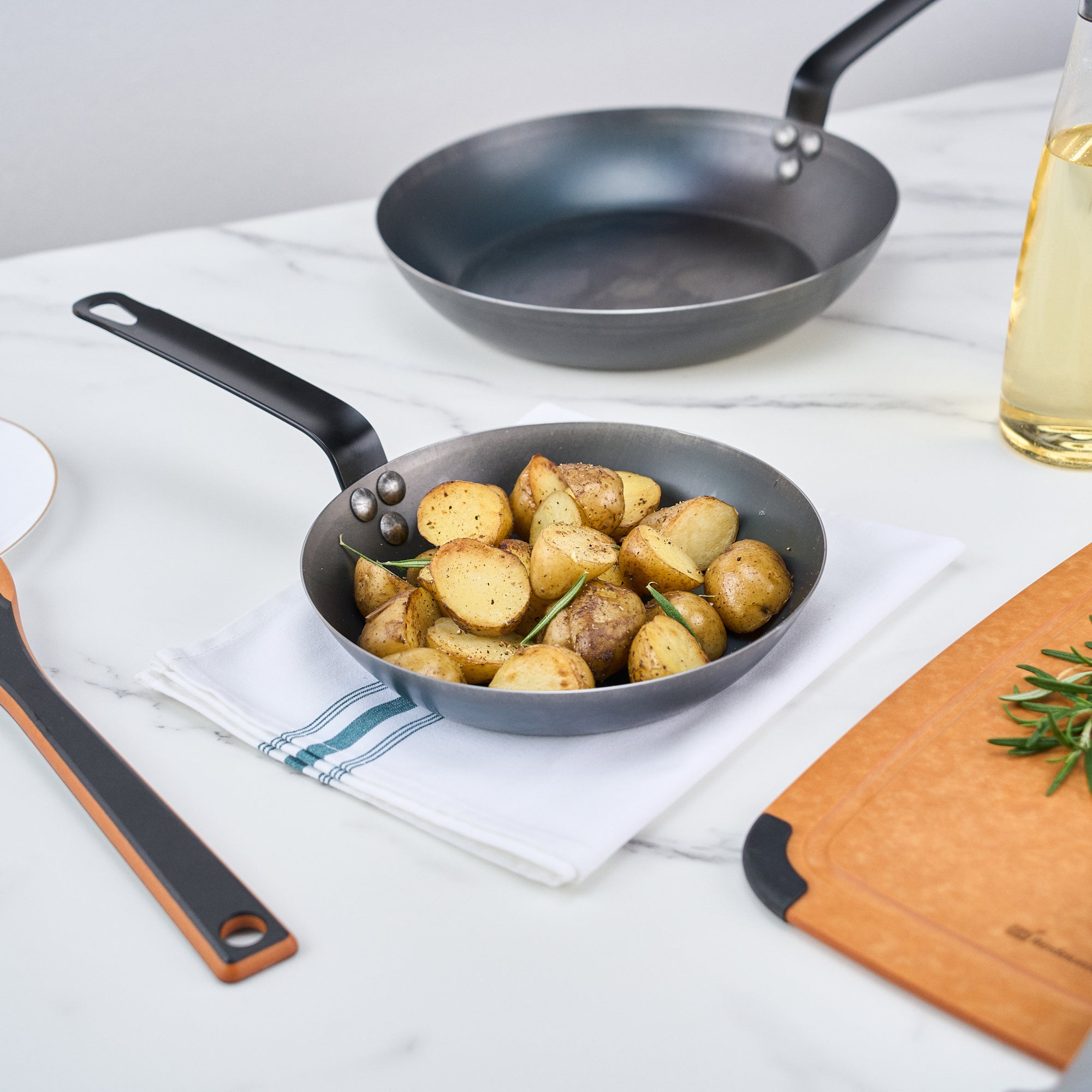 Met Lux Black Carbon Steel 9" Fry Pan - 6 count box