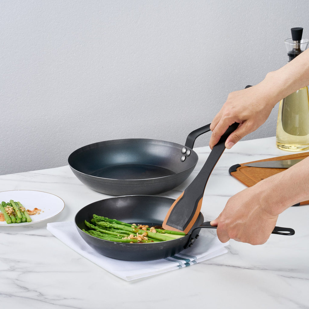 Met Lux Black Carbon Steel 9 1/2" Fry Pan -1 count box