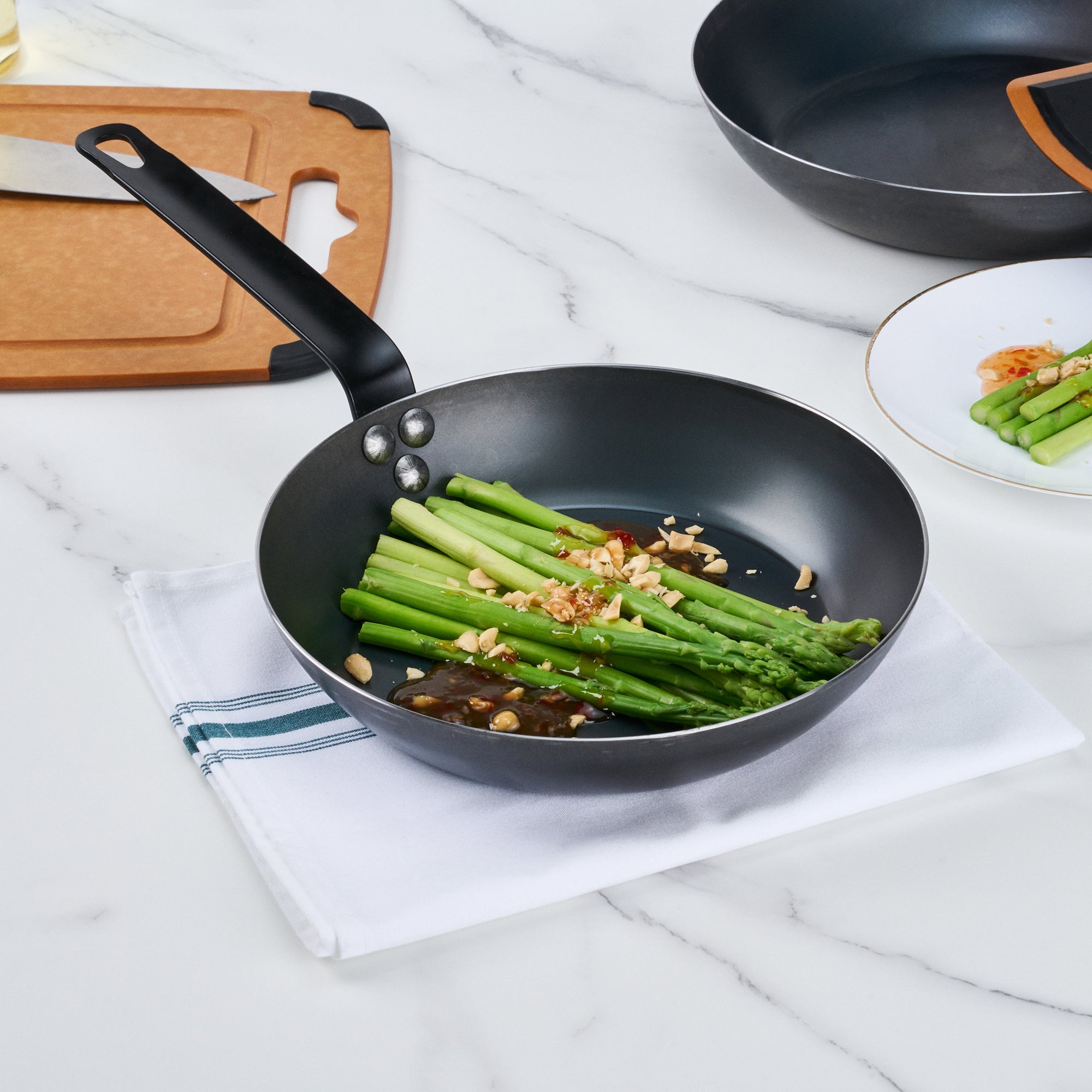 Met Lux Black Carbon Steel 9 1/2" Fry Pan -1 count box