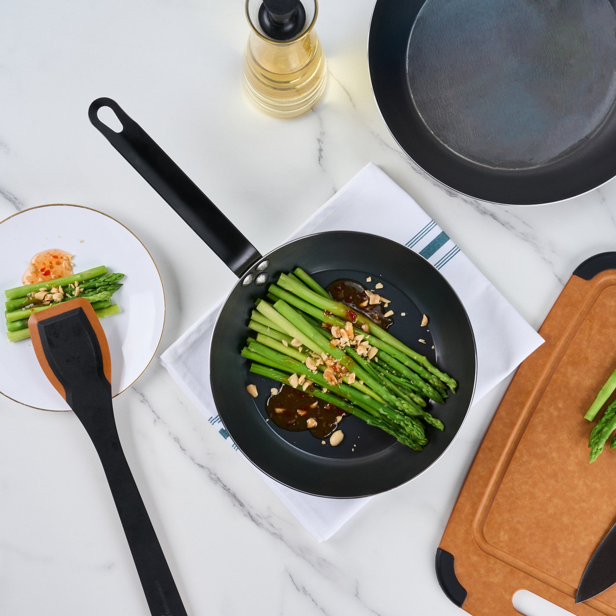 Met Lux Black Carbon Steel 9 1/2" Fry Pan -1 count box