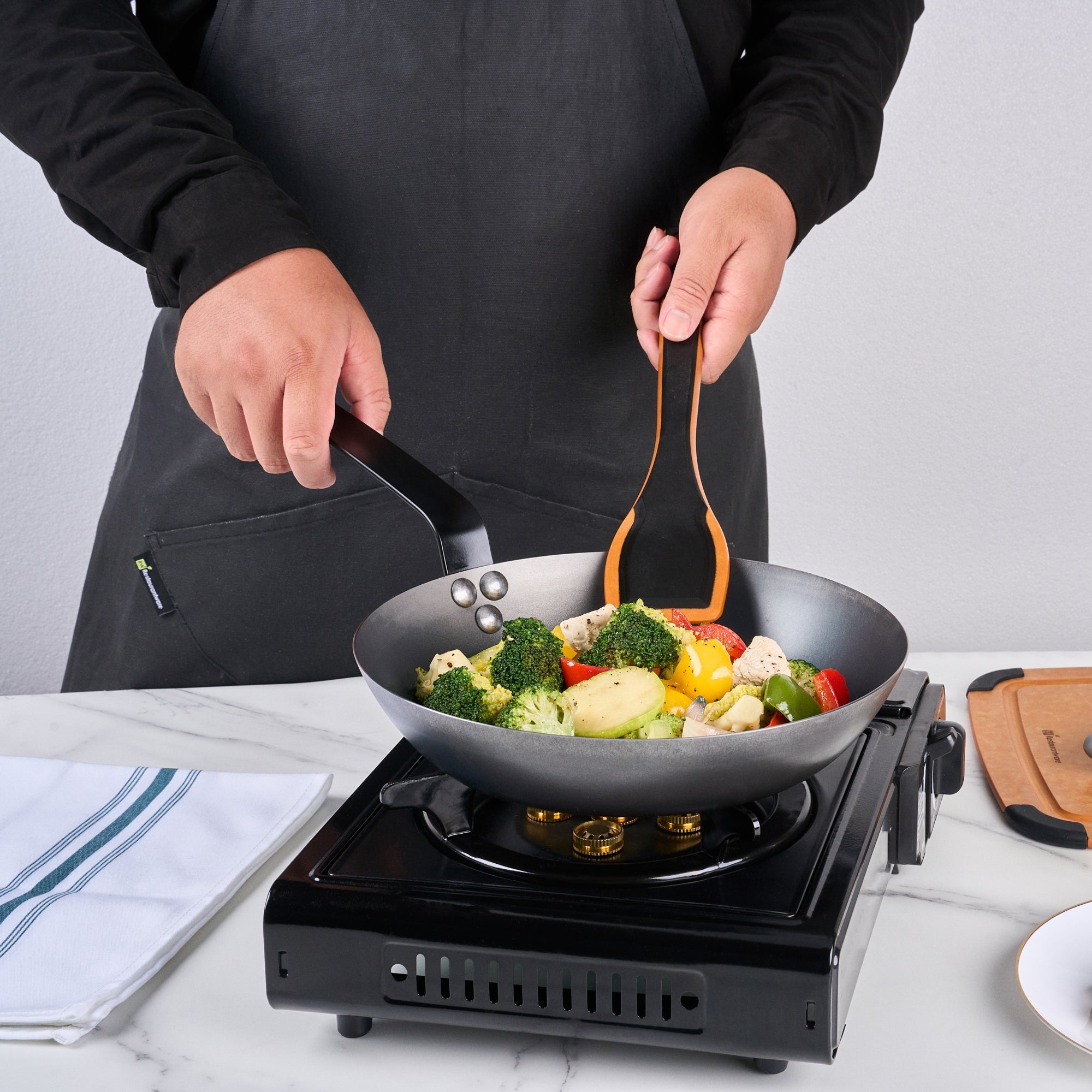 Met Lux Black Carbon Steel 10" Fry Pan - 1 count box