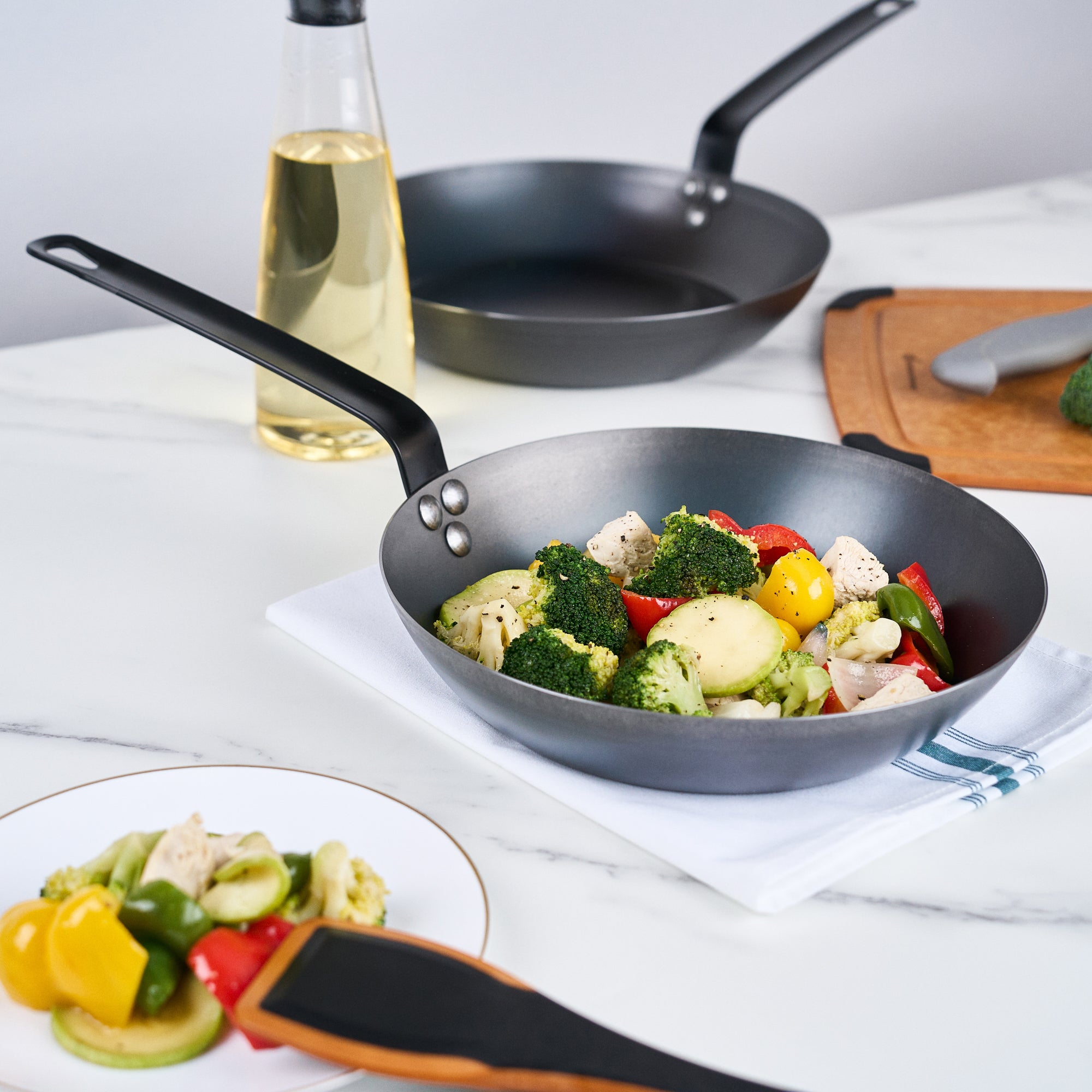 Met Lux Black Carbon Steel 10" Fry Pan - 6 count box
