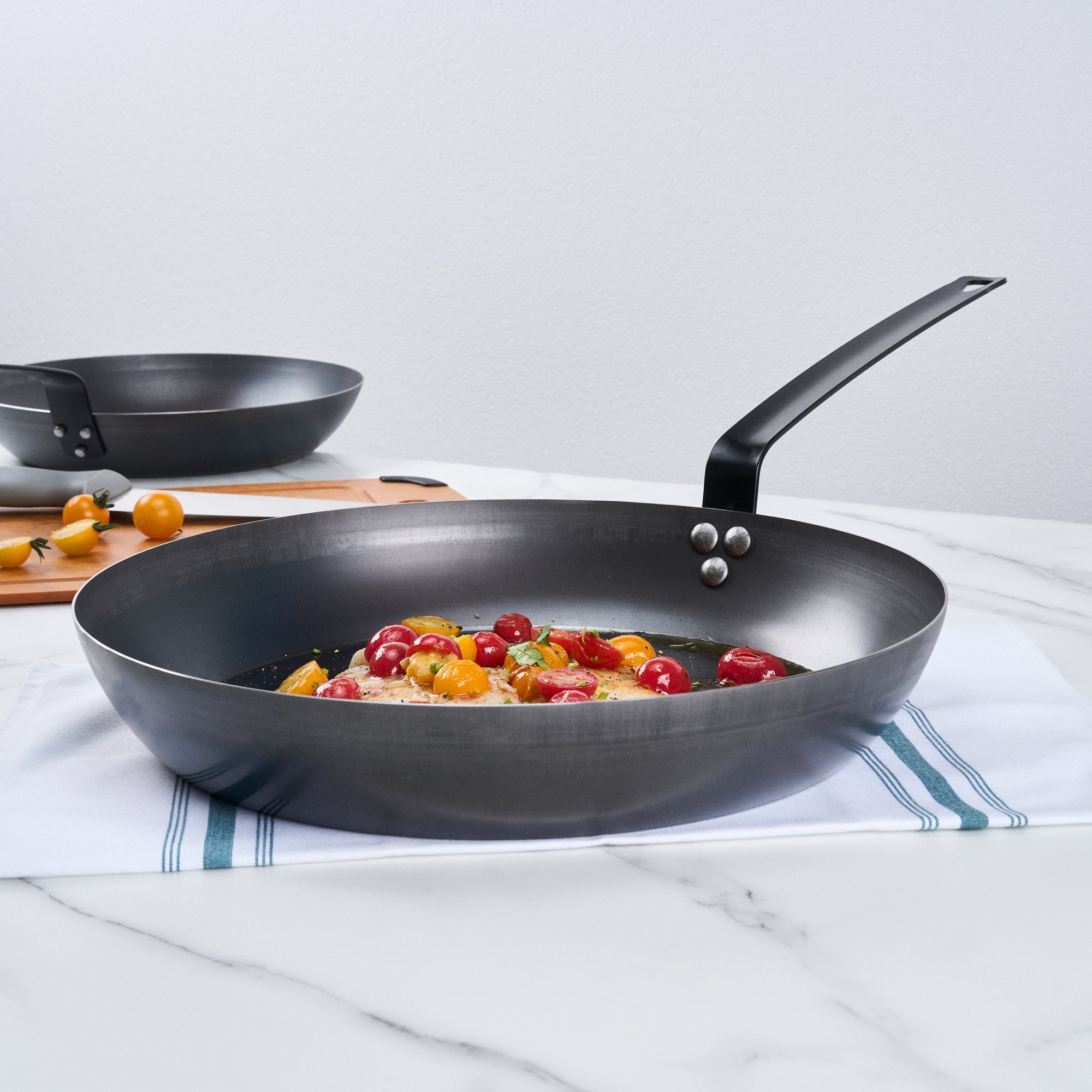 Met Lux Black Carbon Steel 14" Fry Pan - 1 count box