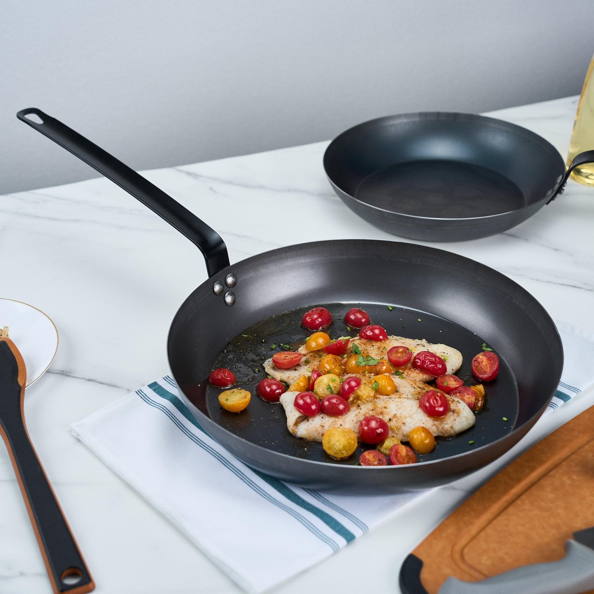 Met Lux Black Carbon Steel 14" Fry Pan - 1 count box