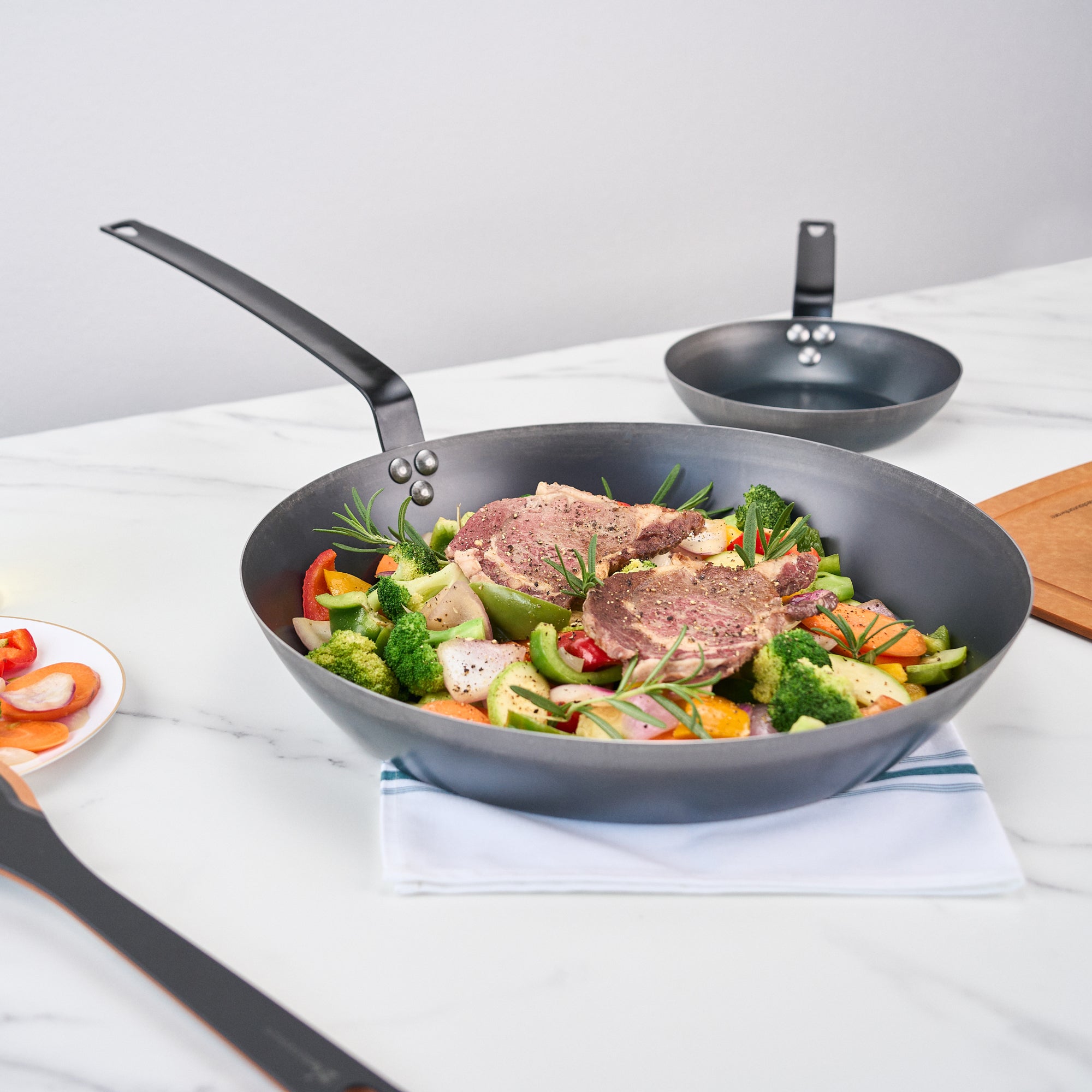 Met Lux Black Carbon Steel 16" Fry Pan - 1 count box