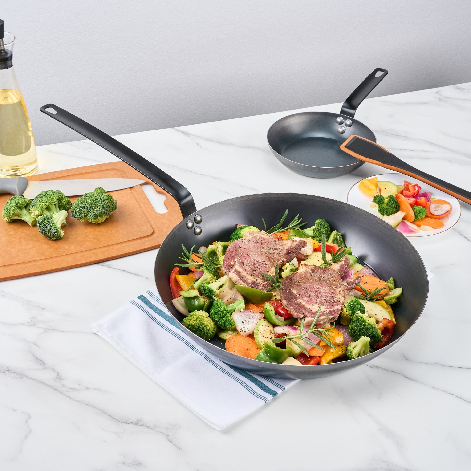 Met Lux Black Carbon Steel 16" Fry Pan - 1 count box