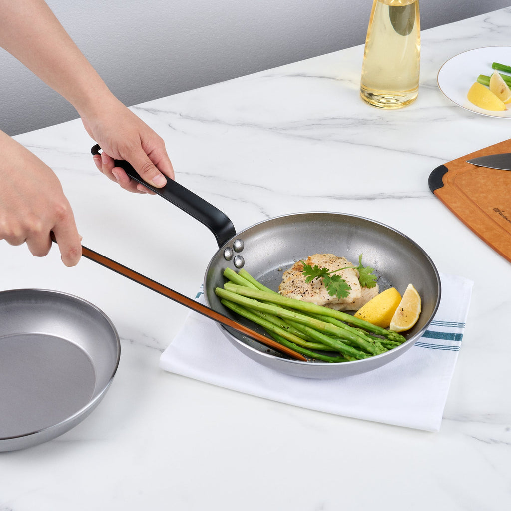 Met Lux Carbon Steel 9 1/2" Fry Pan - 1 count box