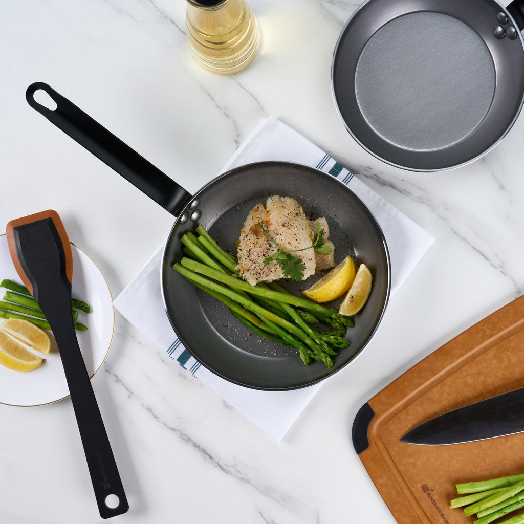 Met Lux Carbon Steel 9 1/2" Fry Pan - 1 count box
