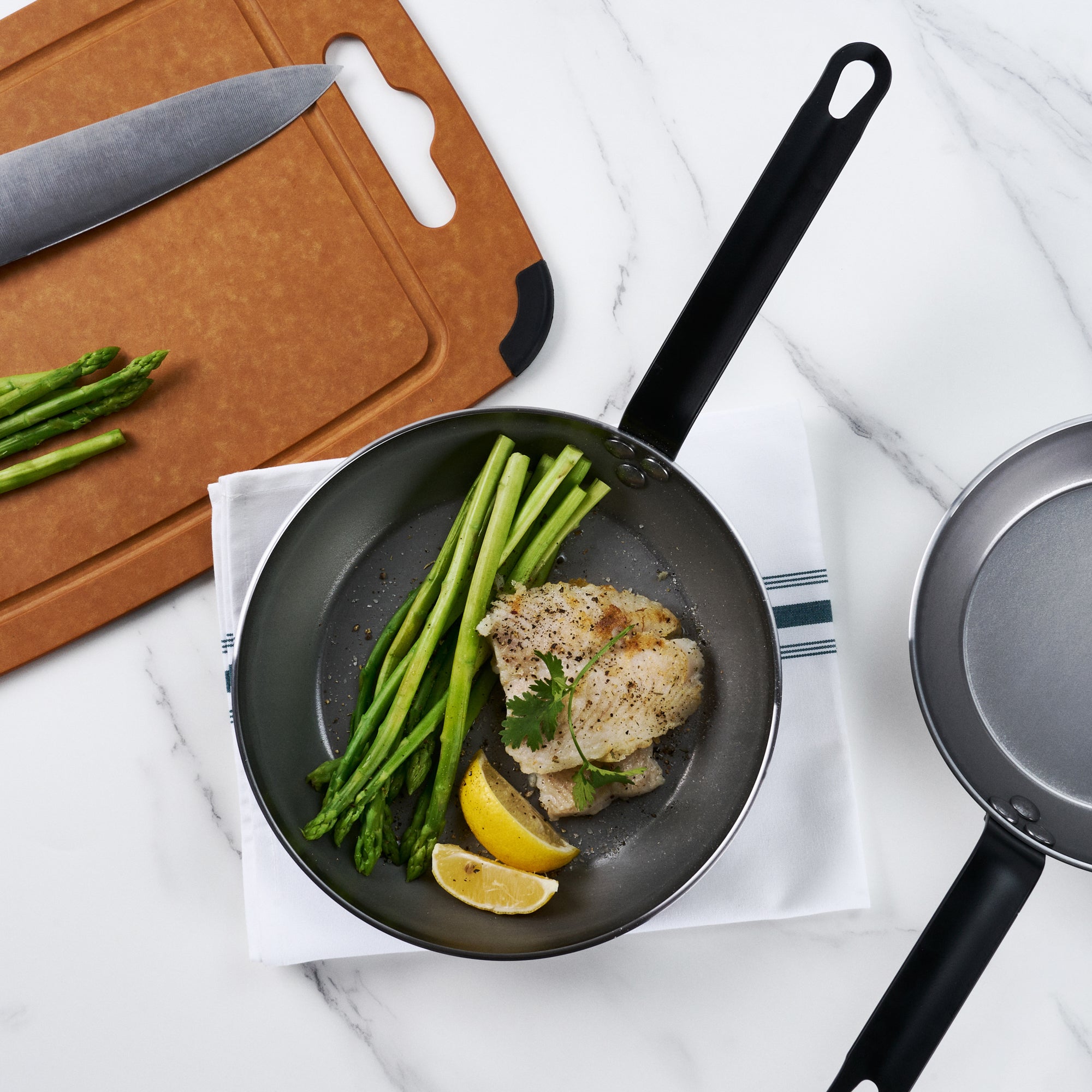 Met Lux Carbon Steel 9 1/2" Fry Pan - 6 count box