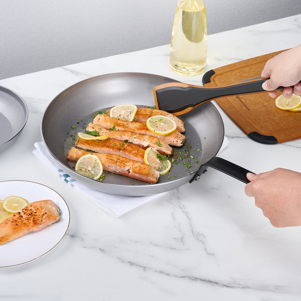Met Lux Carbon Steel 13" Fry Pan - 1 count box