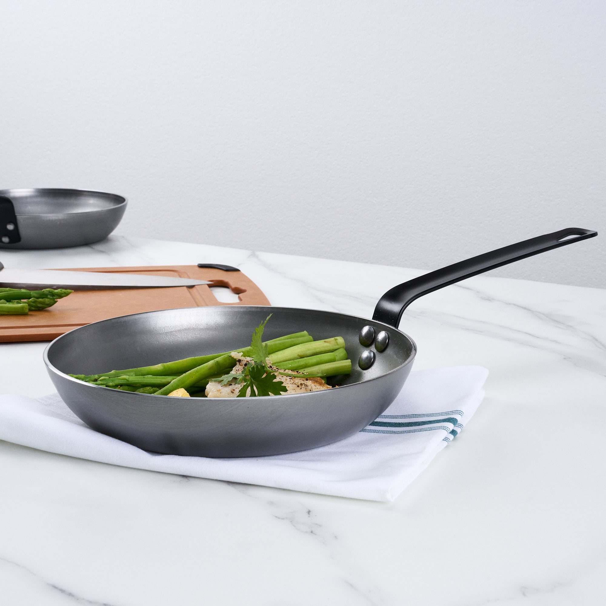 Met Lux Carbon Steel 16" Fry Pan - 6 count box