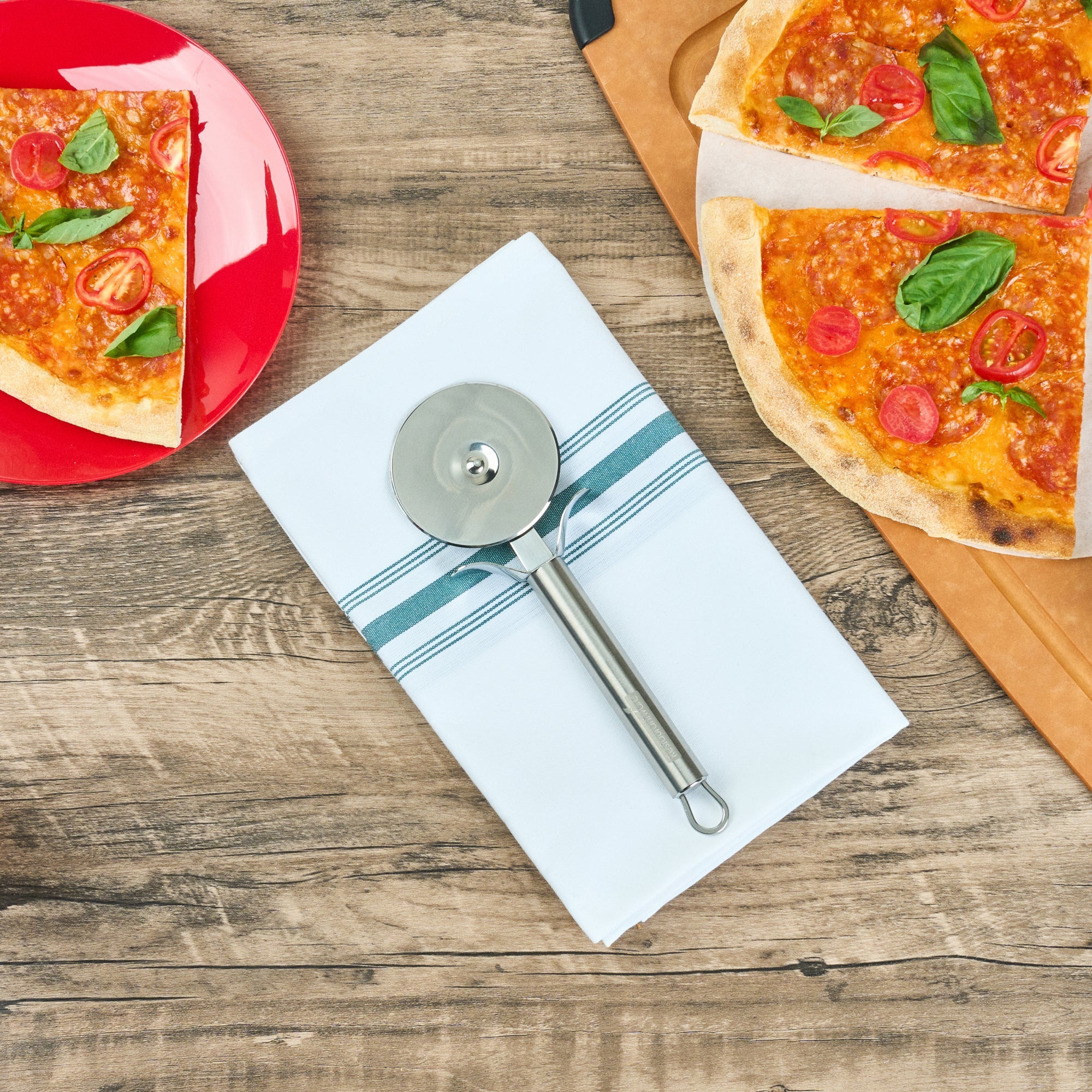 German Standard Stainless Steel Pizza Wheel - with Finger Guard - 7 3/4'' x 2 1/2'' - 24 count box