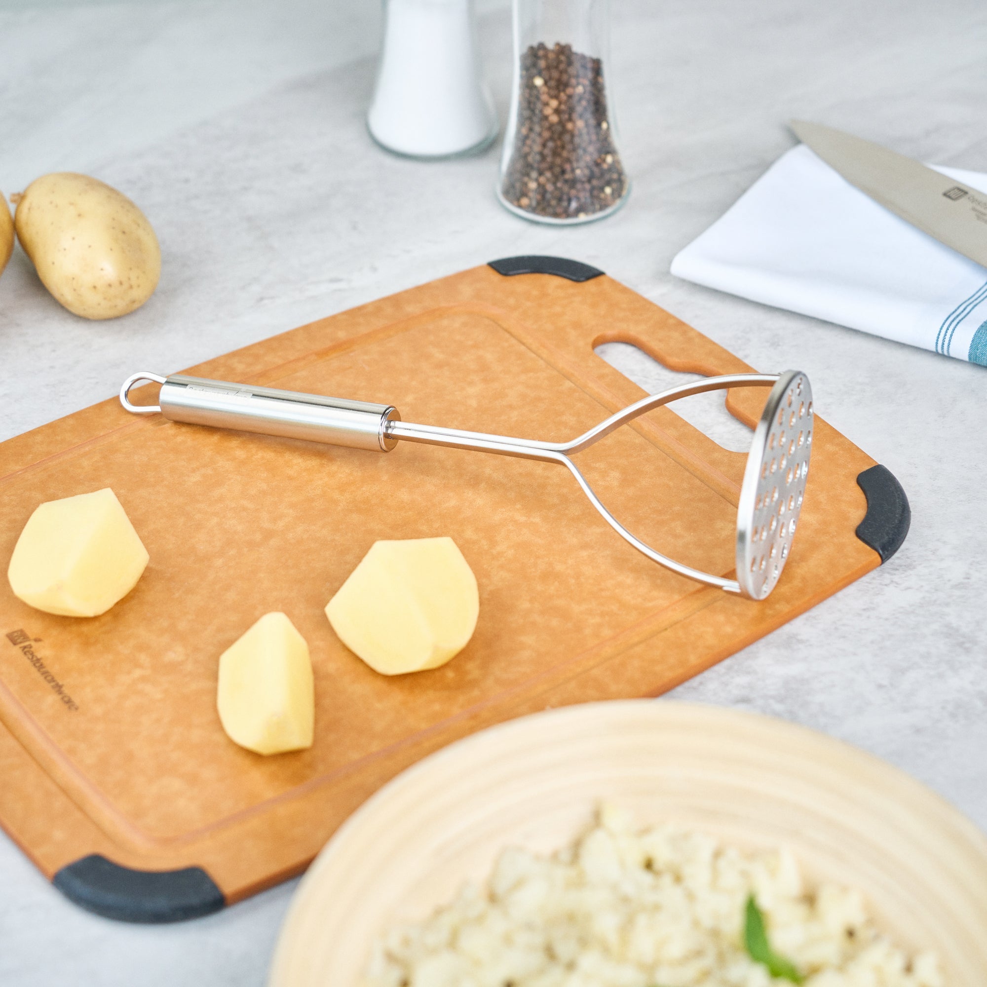 German Standard Stainless Steel Round-Faced Potato / Bean Masher - 11'' - 1 count box