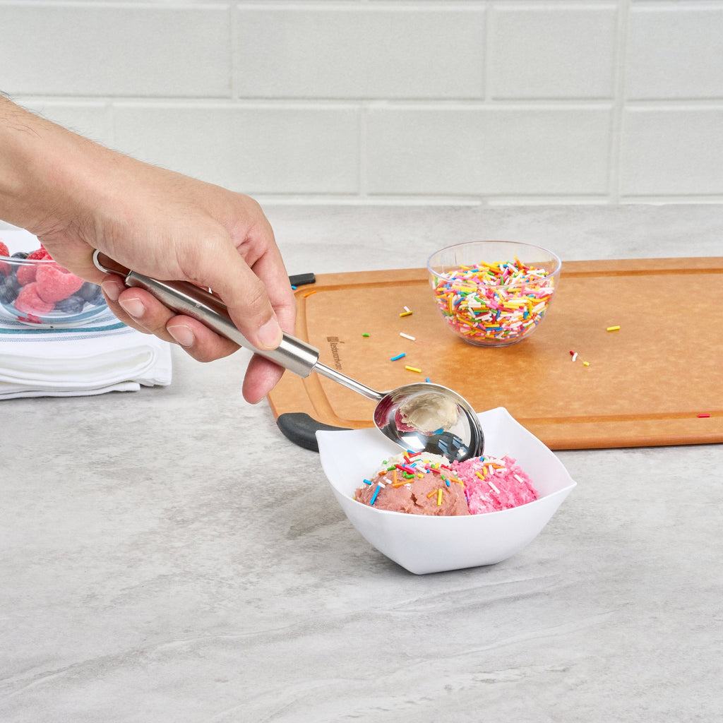 German Standard Stainless Steel Ice Cream Scoop - 8 3/4'' x 1 3/4'' - 24 count box