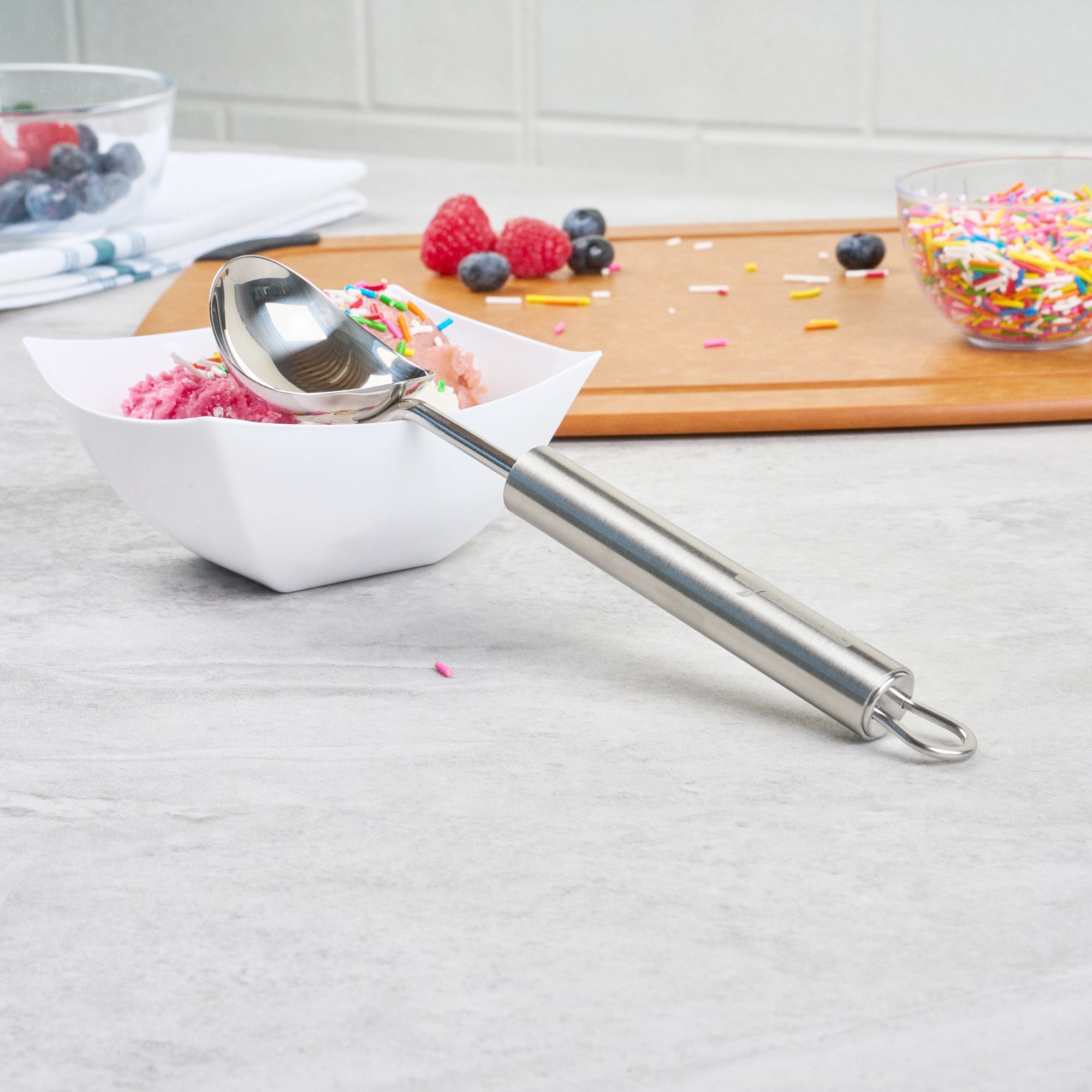 German Standard Stainless Steel Ice Cream Scoop - 8 3/4'' x 1 3/4'' - 6 count box